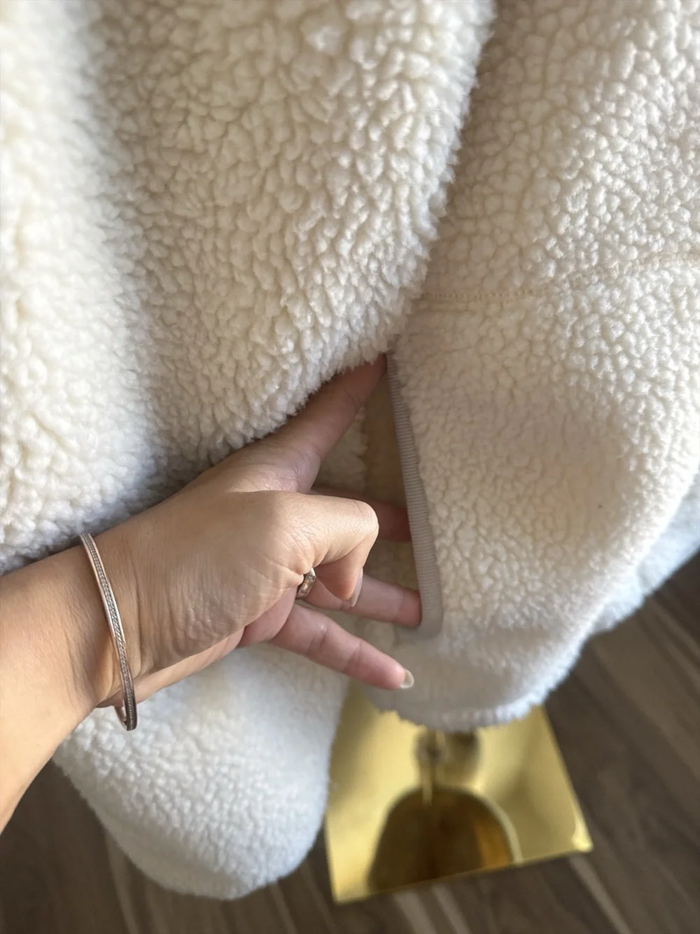 Cozy Women's Ivory Sherpa Zip-Front Jacket